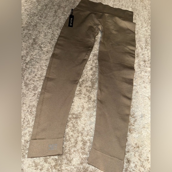 NWT SET Active Taupe Leggings - Picture 7 of 10